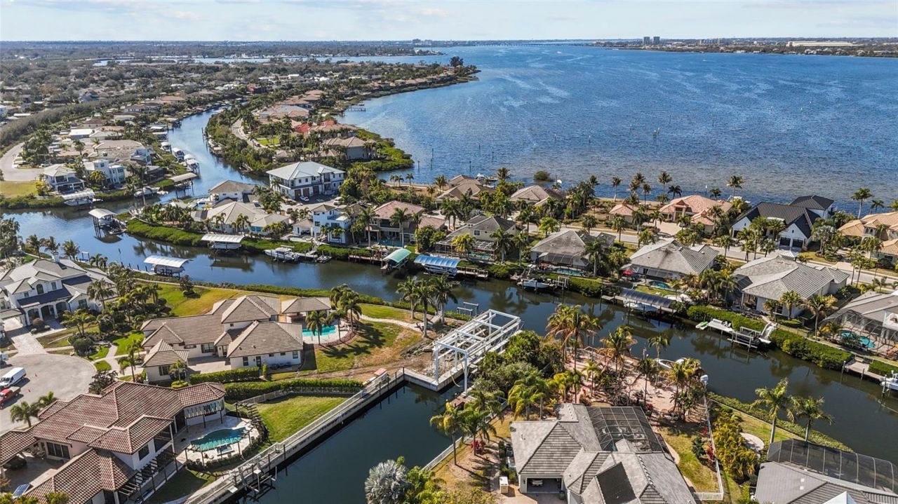 576 Mast Drive, Bradenton, FL 34208 Photo