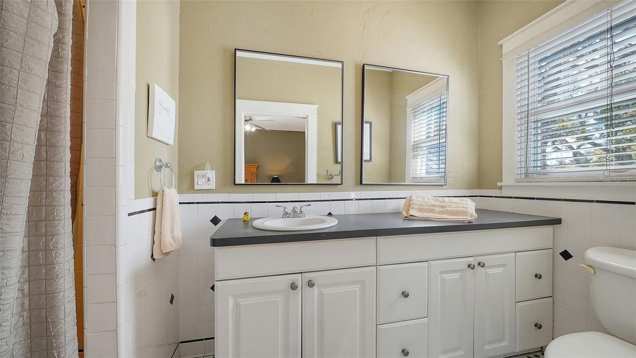 1751 Floyd Street, Sarasota, FL 34239 Photo