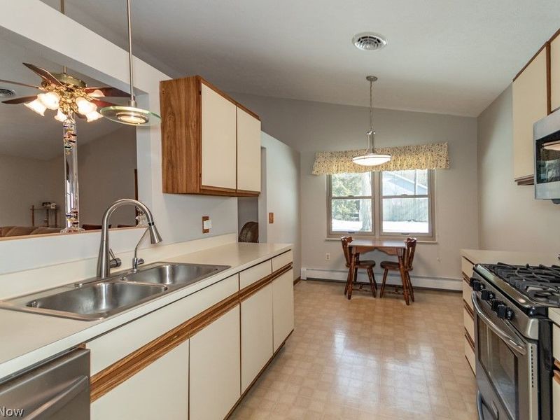 340 Parkway Boulevard, Madison, OH 44057 Photo 22