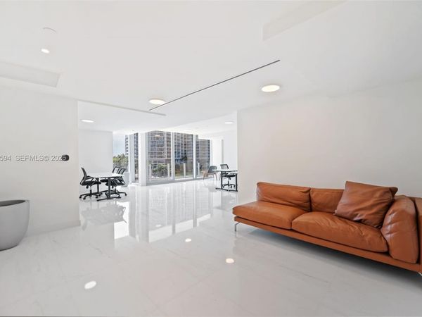 300 Biscayne Blvd Way, Unit 303, Miami, FL 33131