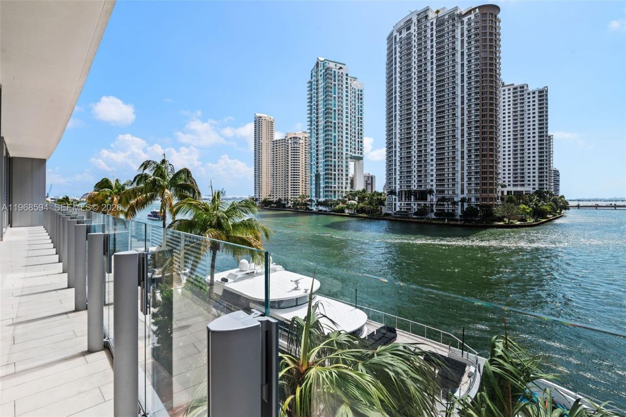 300 Biscayne Blvd Way, Unit 303, Miami, FL 33131 Photo