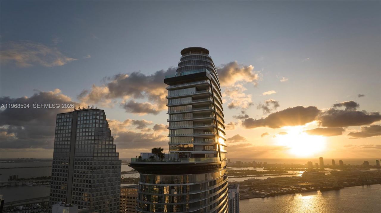 300 Biscayne Blvd Way, Unit 303, Miami, FL 33131 Photo