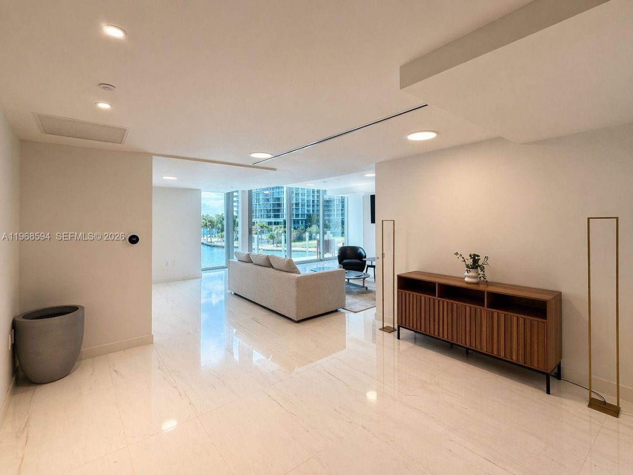 300 Biscayne Blvd Way, Unit 303, Miami, FL 33131 Photo