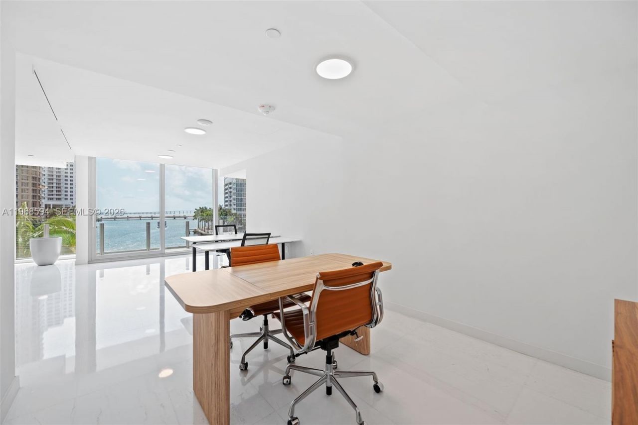 300 Biscayne Blvd Way, Unit 303, Miami, FL 33131 Photo