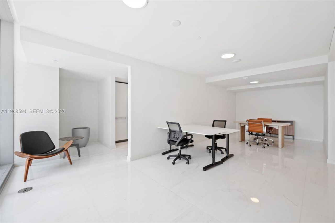 300 Biscayne Blvd Way, Unit 303, Miami, FL 33131 Photo