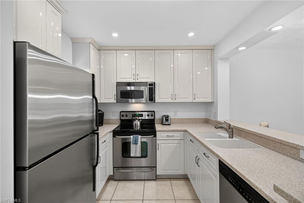 801 River Point Dr, Unit 206A, Naples, FL 34102 Photo