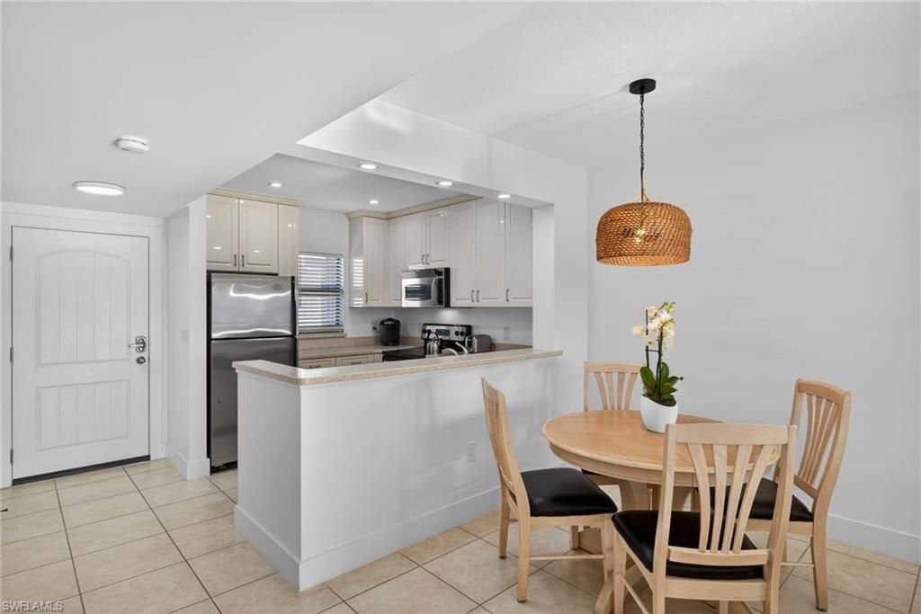 801 River Point Dr, Unit 206A, Naples, FL 34102 Photo