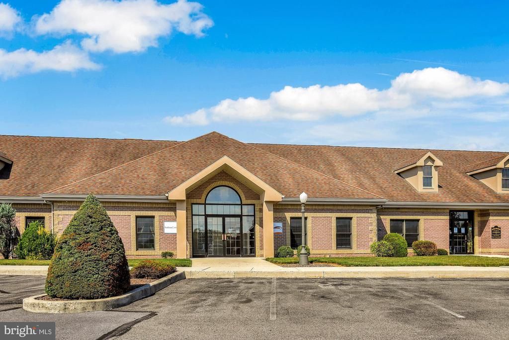 417 A Phoenix Drive, Chambersburg, PA 17201 Main Photo