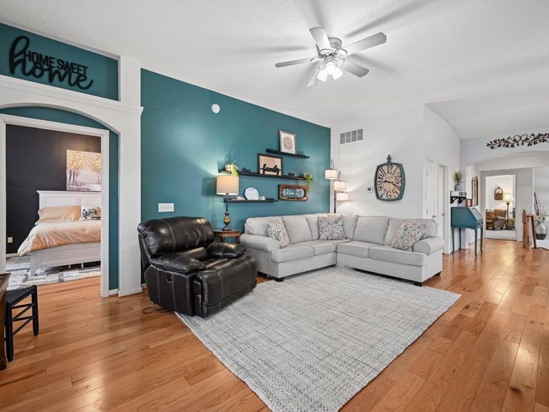 1920 Mimosa Trail, Florence, KY 41042 Photo 3