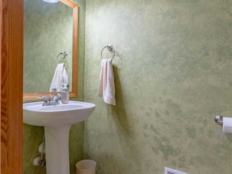 331 Harmon Street SW, North Canton, OH 44720 Photo 5