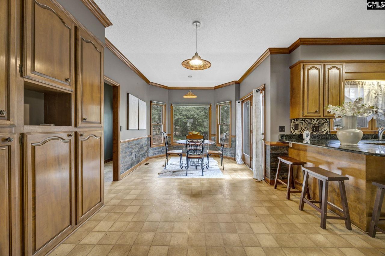 702 Archers Lane Photo 14