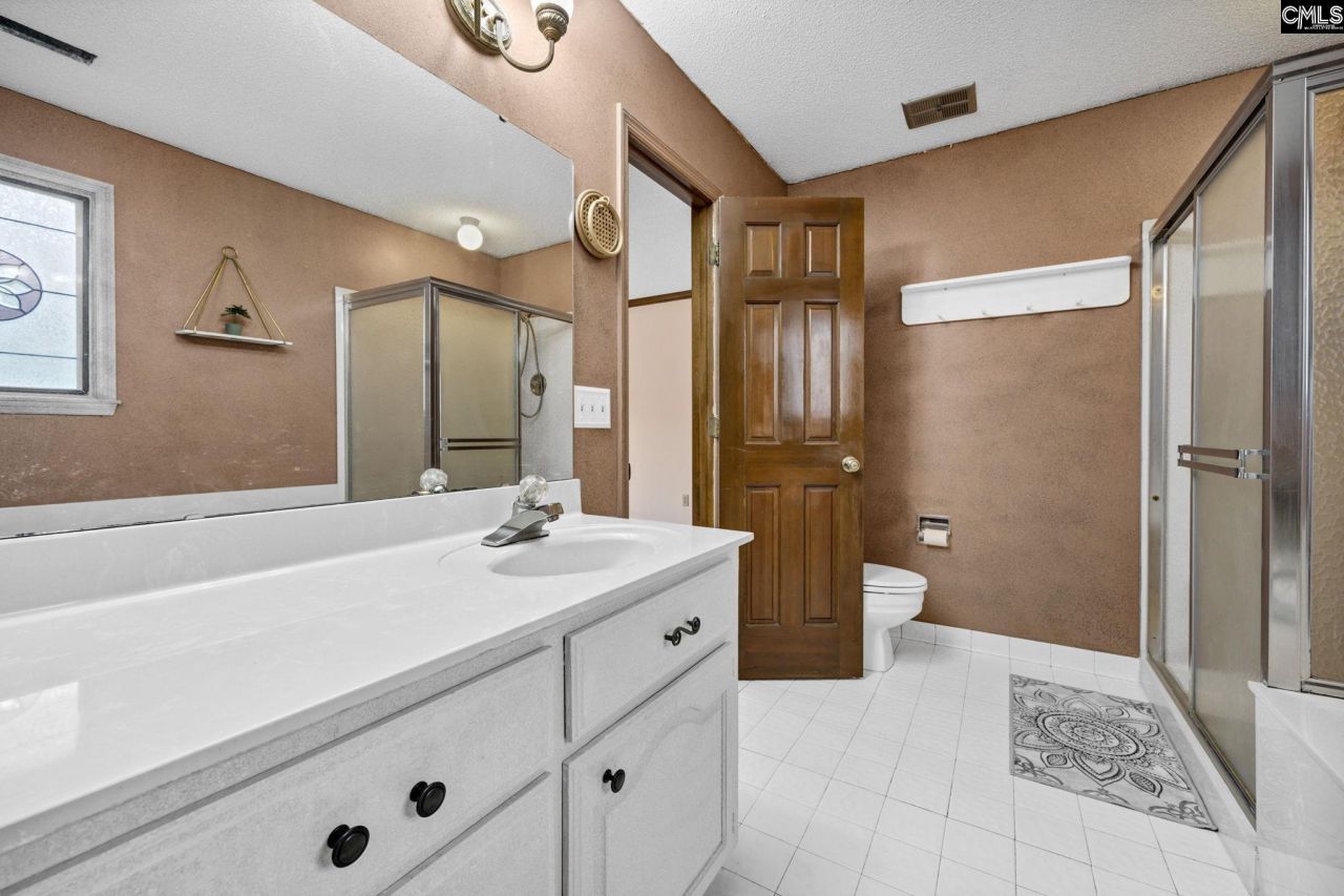 702 Archers Lane Photo 30