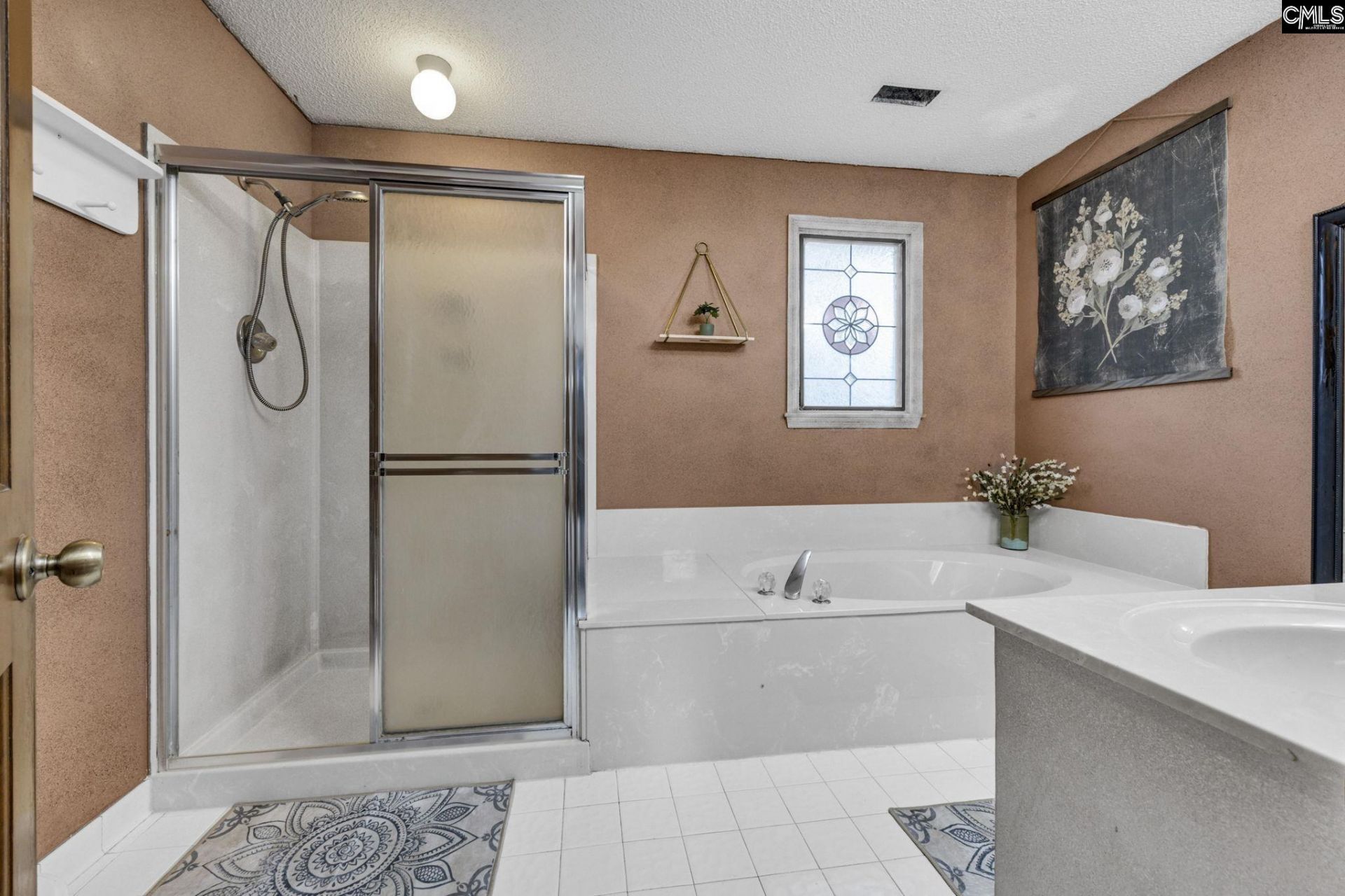 702 Archers Lane Photo 32