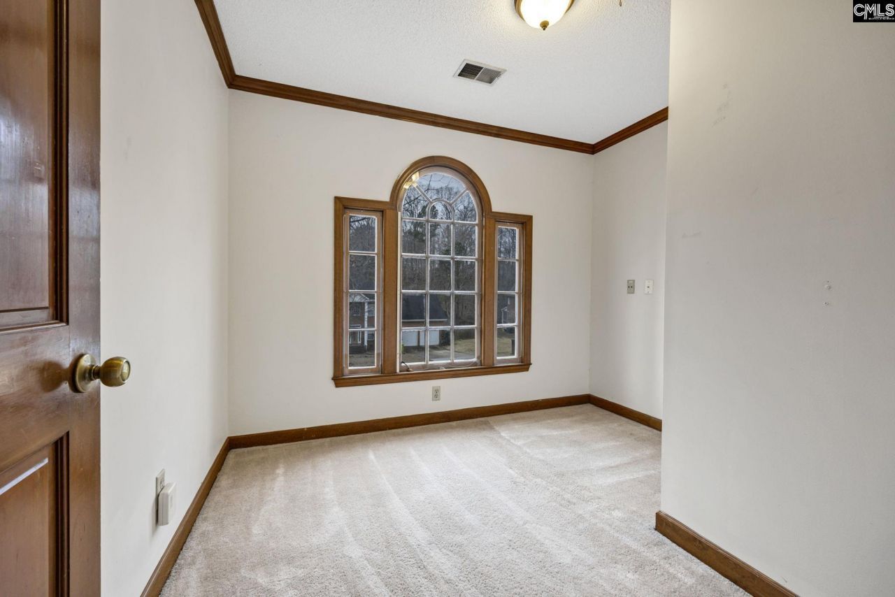 702 Archers Lane Photo 37