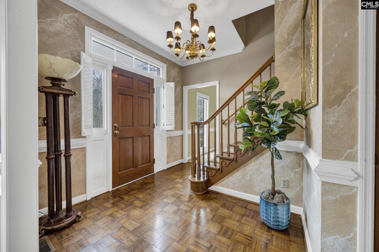 702 Archers Lane Photo 4