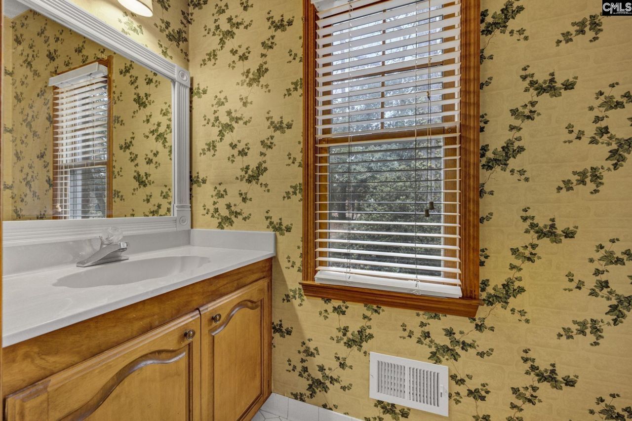 702 Archers Lane Photo 40