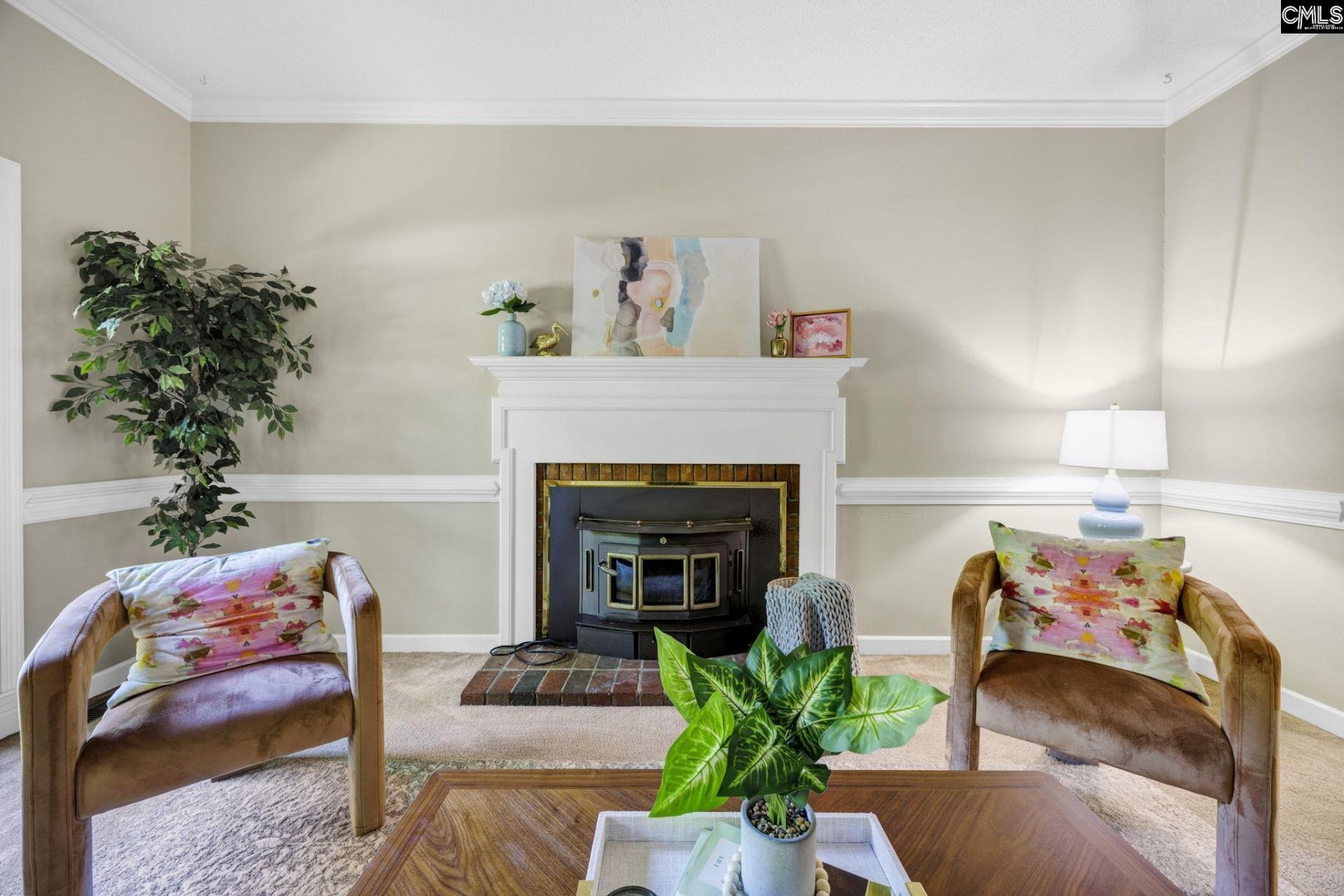 702 Archers Lane Photo 9
