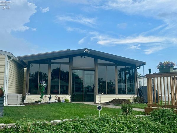 2860 W Risingsun Road, Port Clinton, OH 43452