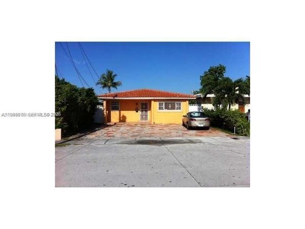 424 NW 57 CT, Miami, FL 33126