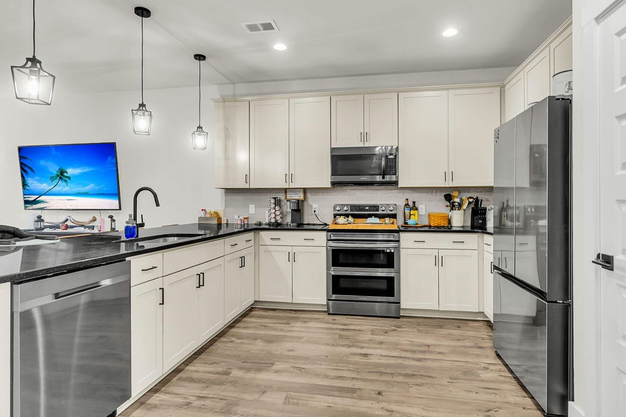 5112 Park Creek Avenue Photo 10