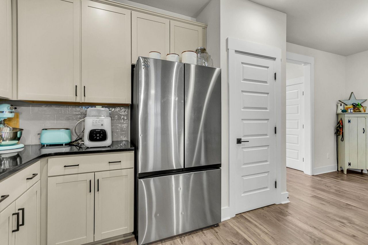 5112 Park Creek Avenue Photo 11