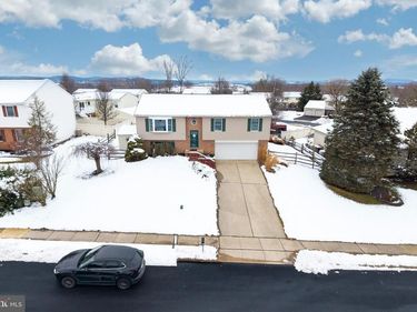 821 COLONIAL DRIVE, BIRDSBORO, PA 19508