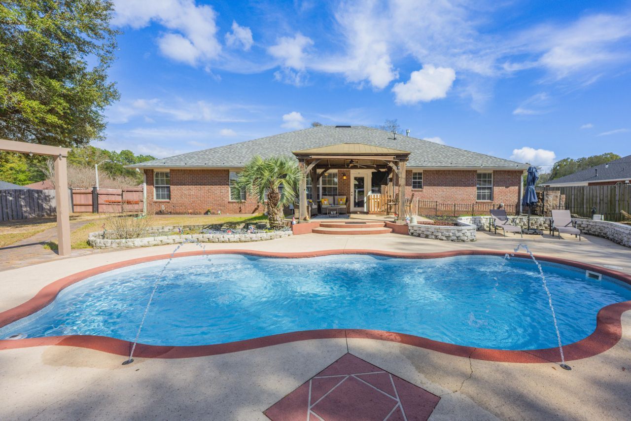 5267 Gardenbrook Boulevard, Milton, FL 32570 Main Photo