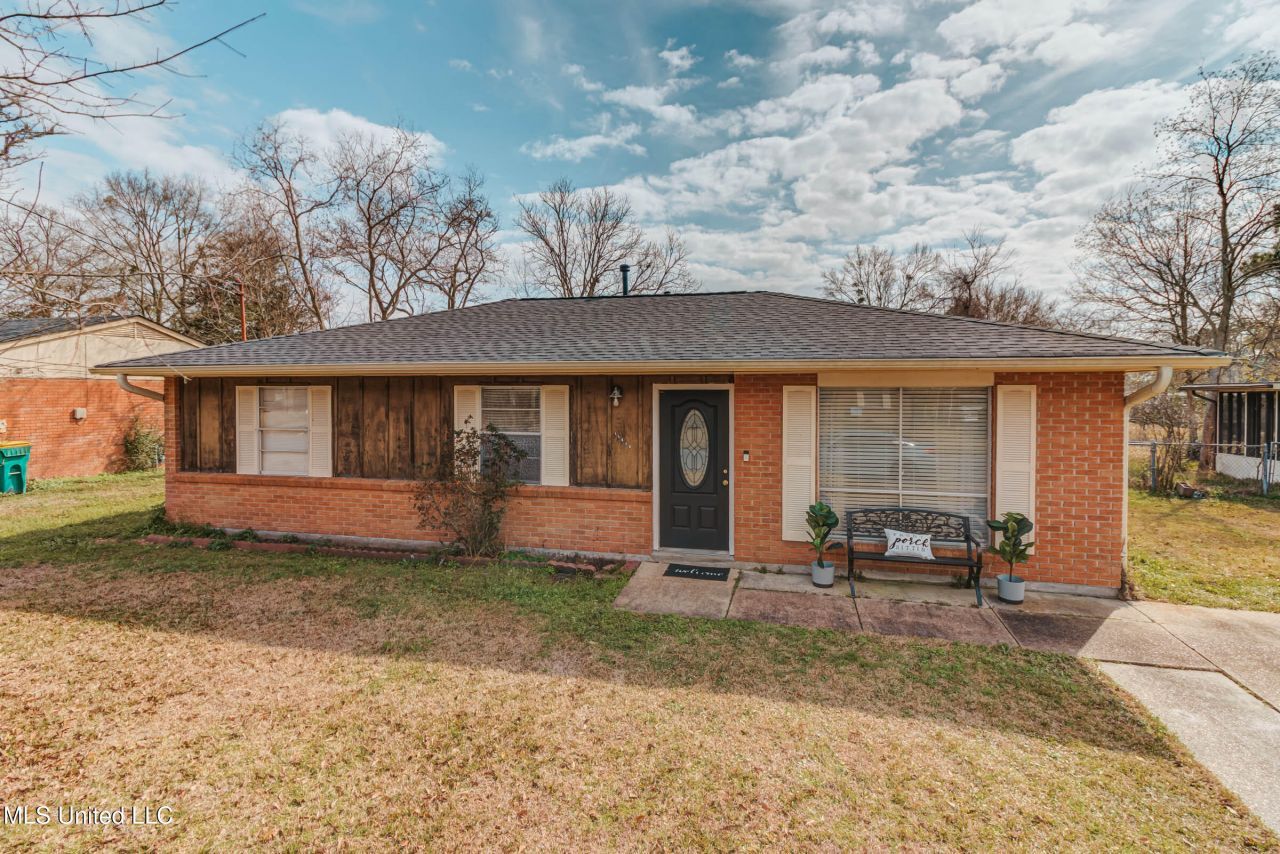 15829 Belmont Drive, Biloxi, MS 39532 Main Photo