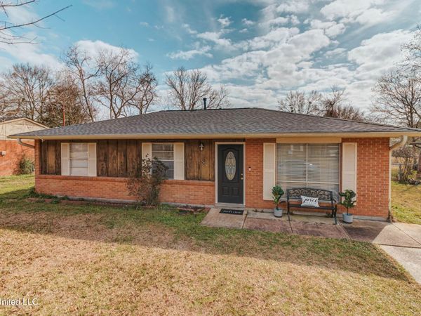 15829 Belmont Drive, Biloxi, MS 39532