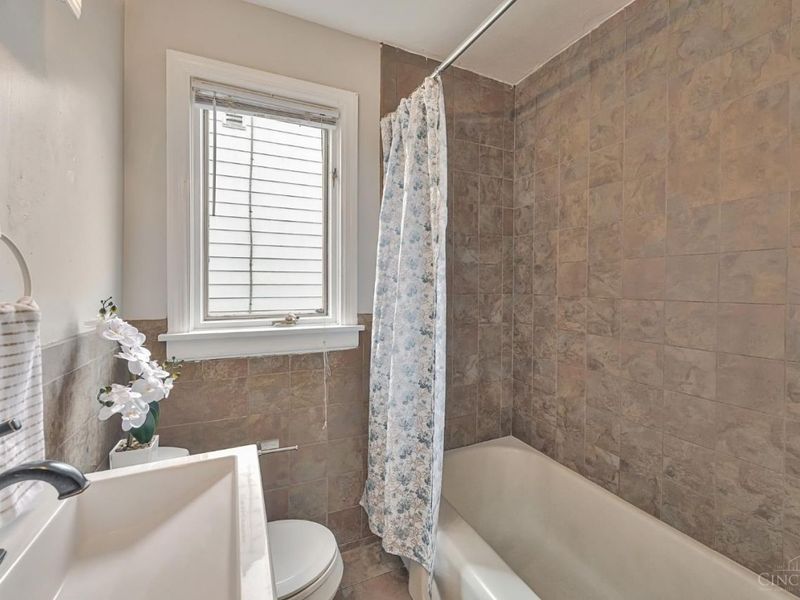 311 Southern Avenue, Cincinnati, OH 45215 Photo 12