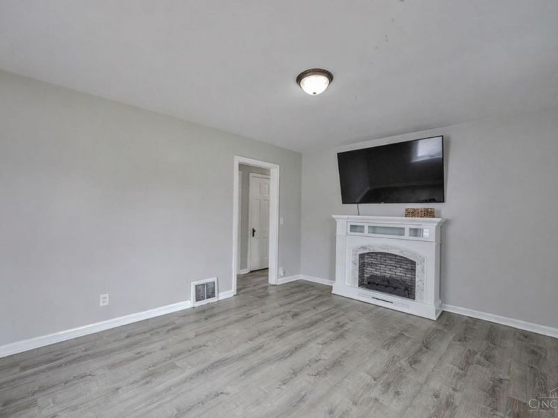 311 Southern Avenue, Cincinnati, OH 45215 Photo 4