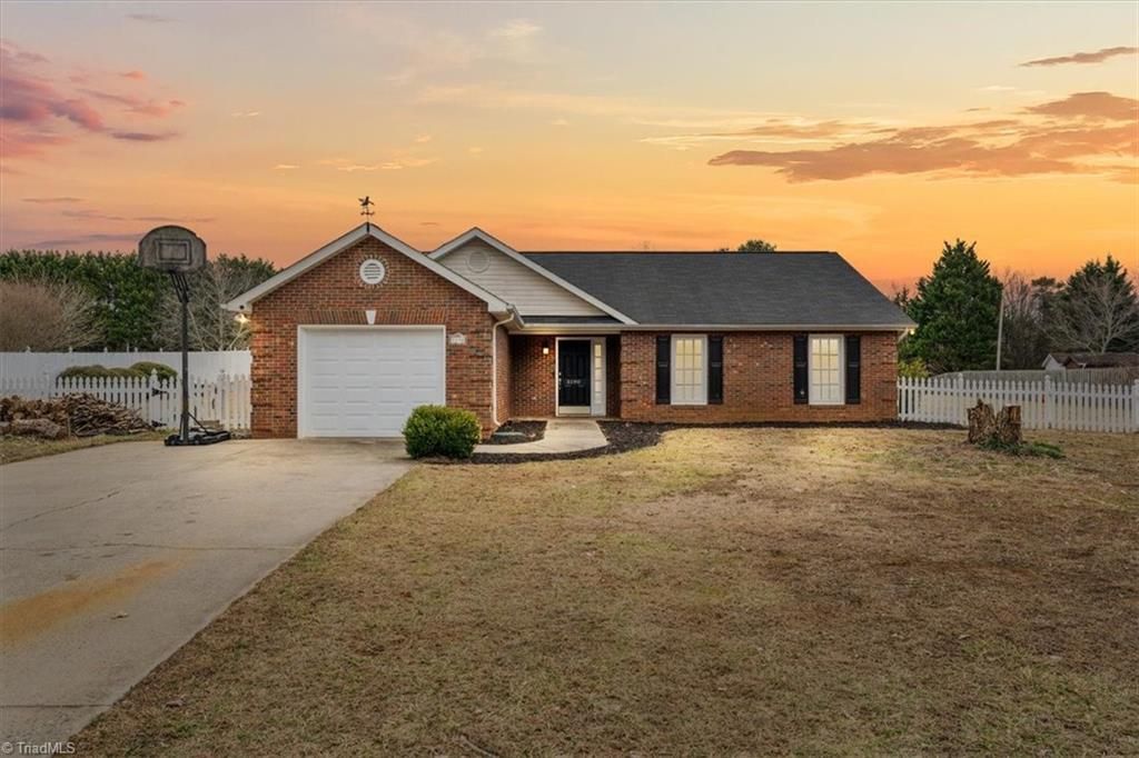 5190 Robin Lane, Randleman, NC 27317 Main Photo