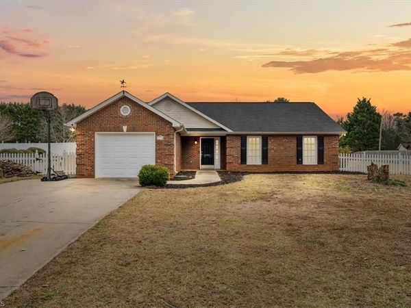 5190 Robin Lane, Randleman, NC 27317