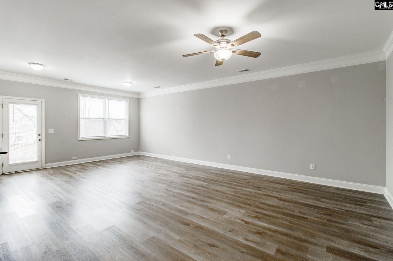 125 Whitton Court  Photo 6