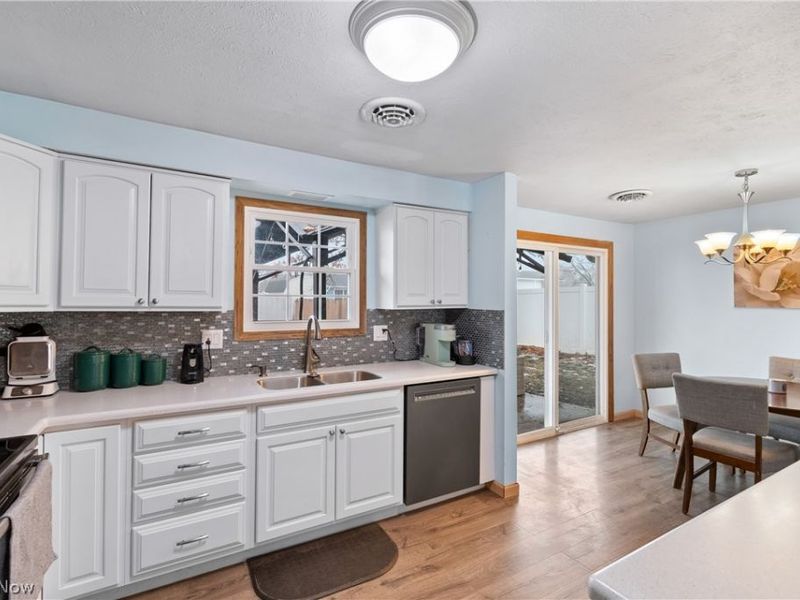 715 Carol Lane, Elyria, OH 44035 Photo 10