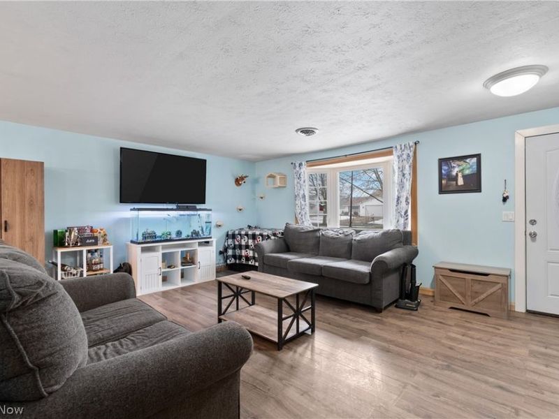 715 Carol Lane, Elyria, OH 44035 Photo 6