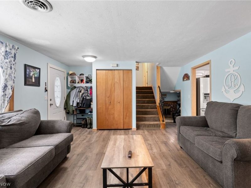 715 Carol Lane, Elyria, OH 44035 Photo 7