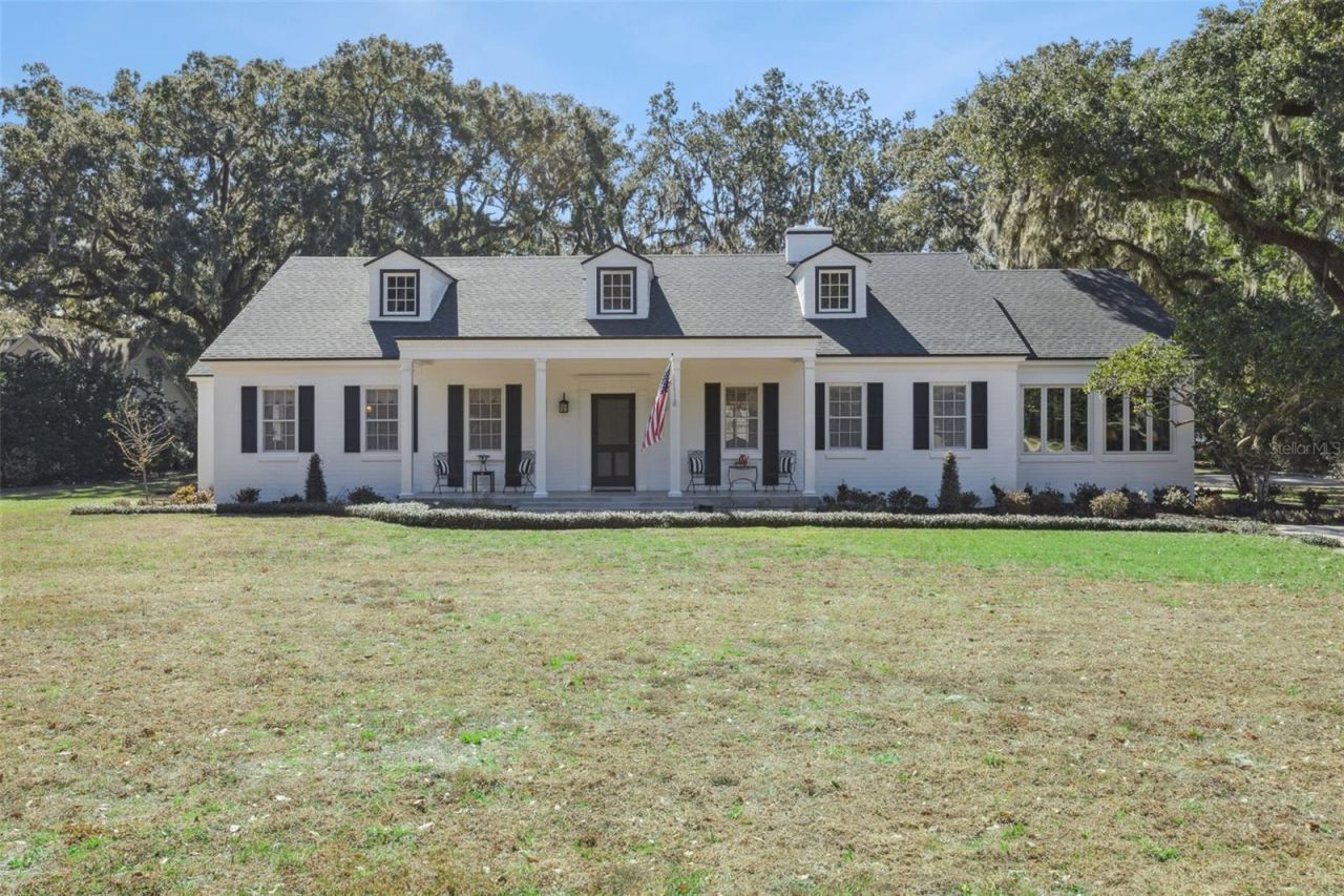 15722 E Oakland Avenue, Winter Garden, FL 34787 Main Photo