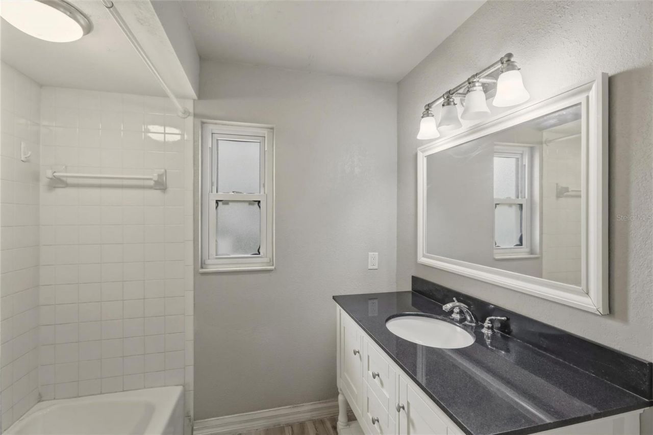 1125 Danny Dr, Sarasota, FL 34243 Photo