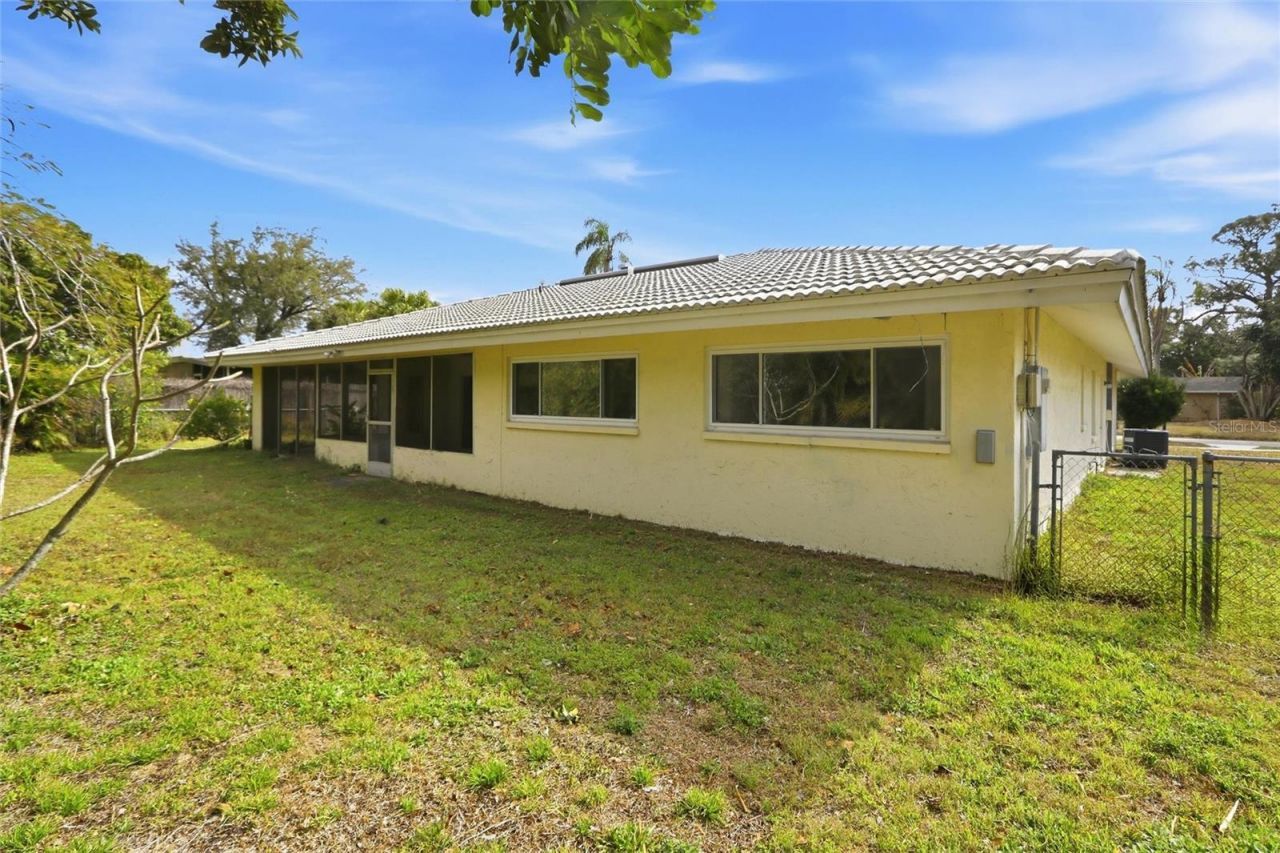 1125 Danny Dr, Sarasota, FL 34243 Photo