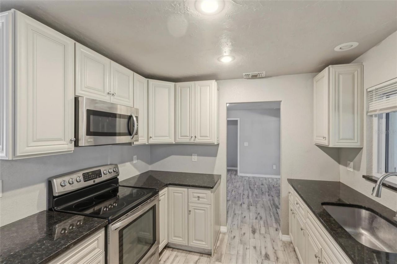 1125 Danny Dr, Sarasota, FL 34243 Photo