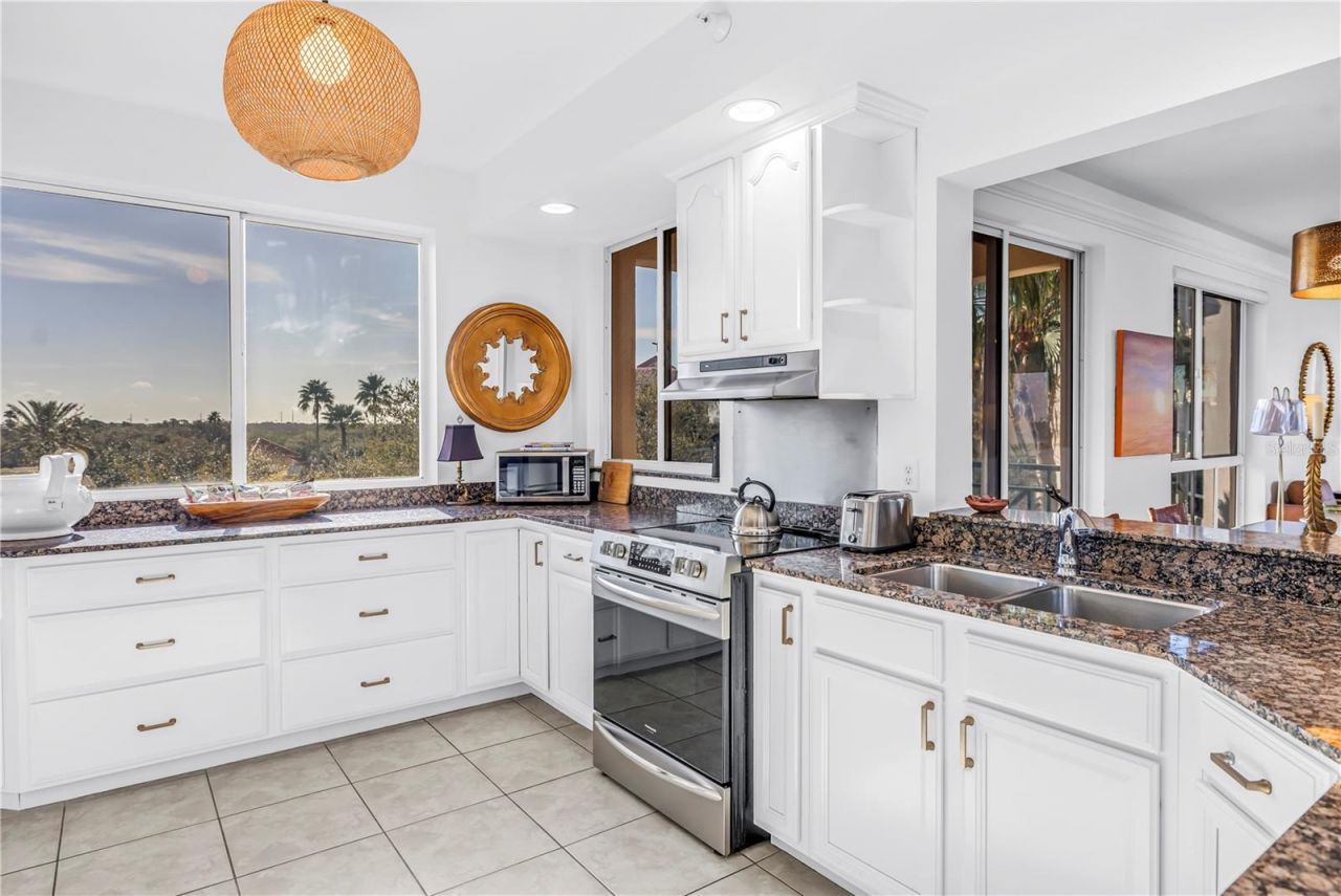 4737 Dolphin Cay Lane S, Unit 401, Saint Petersburg, FL 33711 Photo