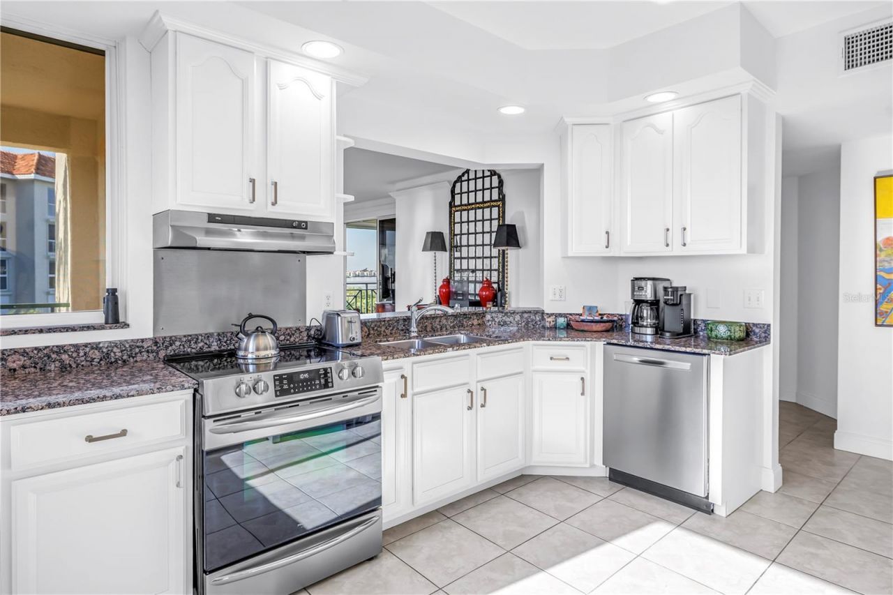 4737 Dolphin Cay Lane S, Unit 401, Saint Petersburg, FL 33711 Photo