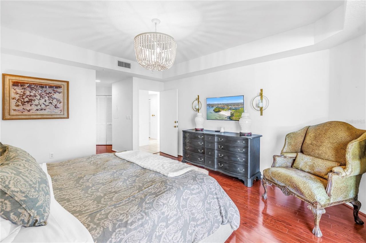 4737 Dolphin Cay Lane S, Unit 401, Saint Petersburg, FL 33711 Photo