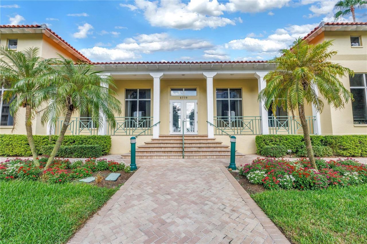 4737 Dolphin Cay Lane S, Unit 401, Saint Petersburg, FL 33711 Photo