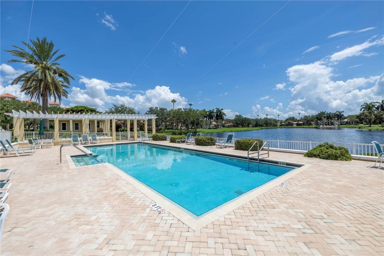 4737 Dolphin Cay Lane S, Unit 401, Saint Petersburg, FL 33711 Photo