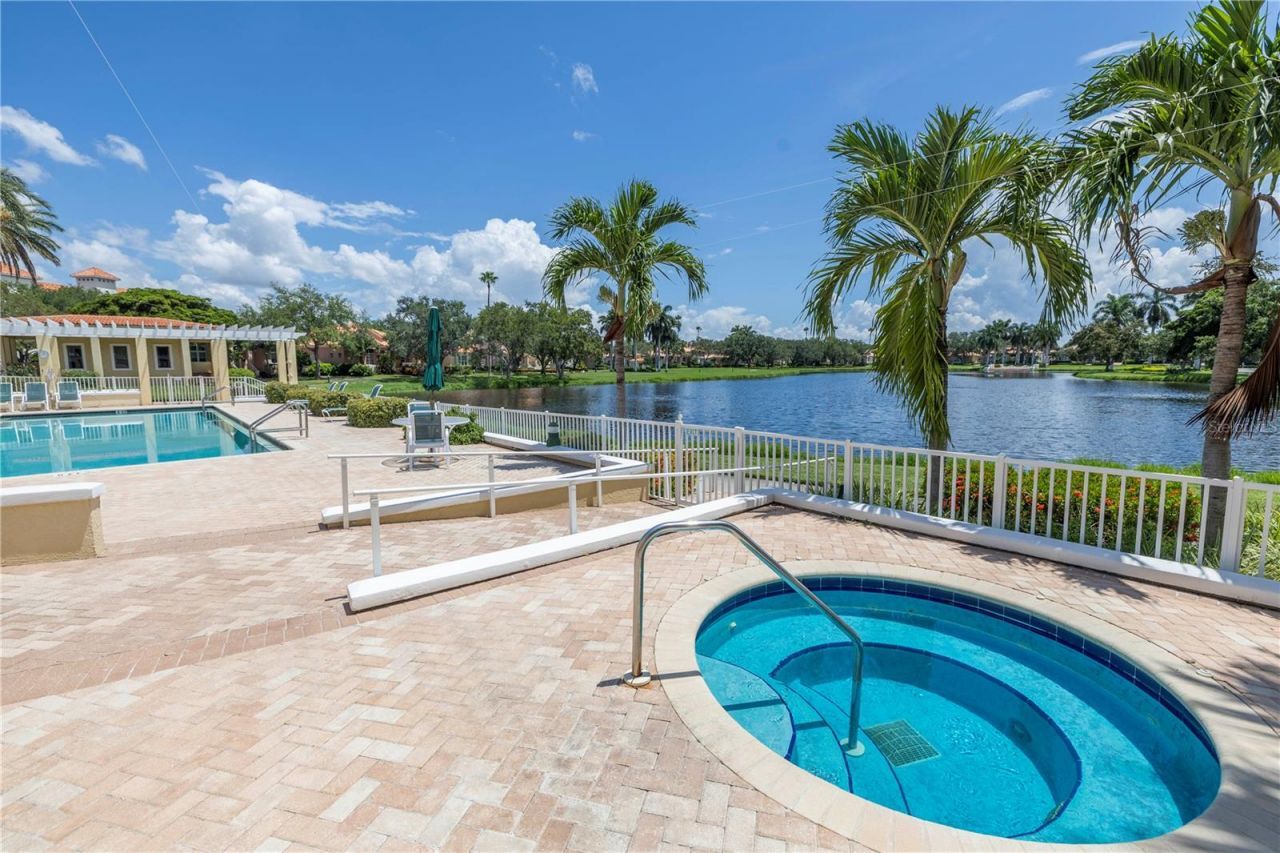 4737 Dolphin Cay Lane S, Unit 401, Saint Petersburg, FL 33711 Photo