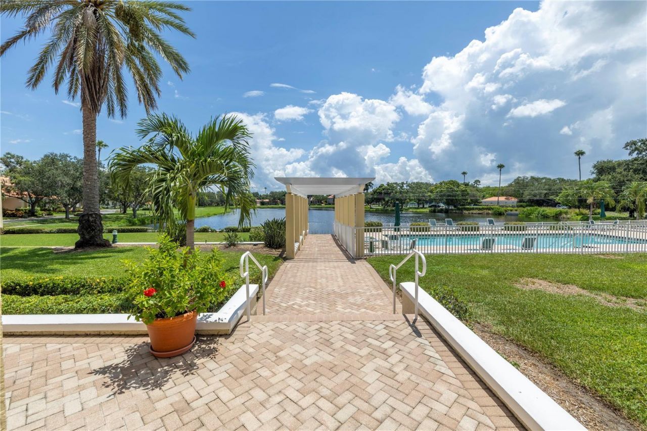 4737 Dolphin Cay Lane S, Unit 401, Saint Petersburg, FL 33711 Photo