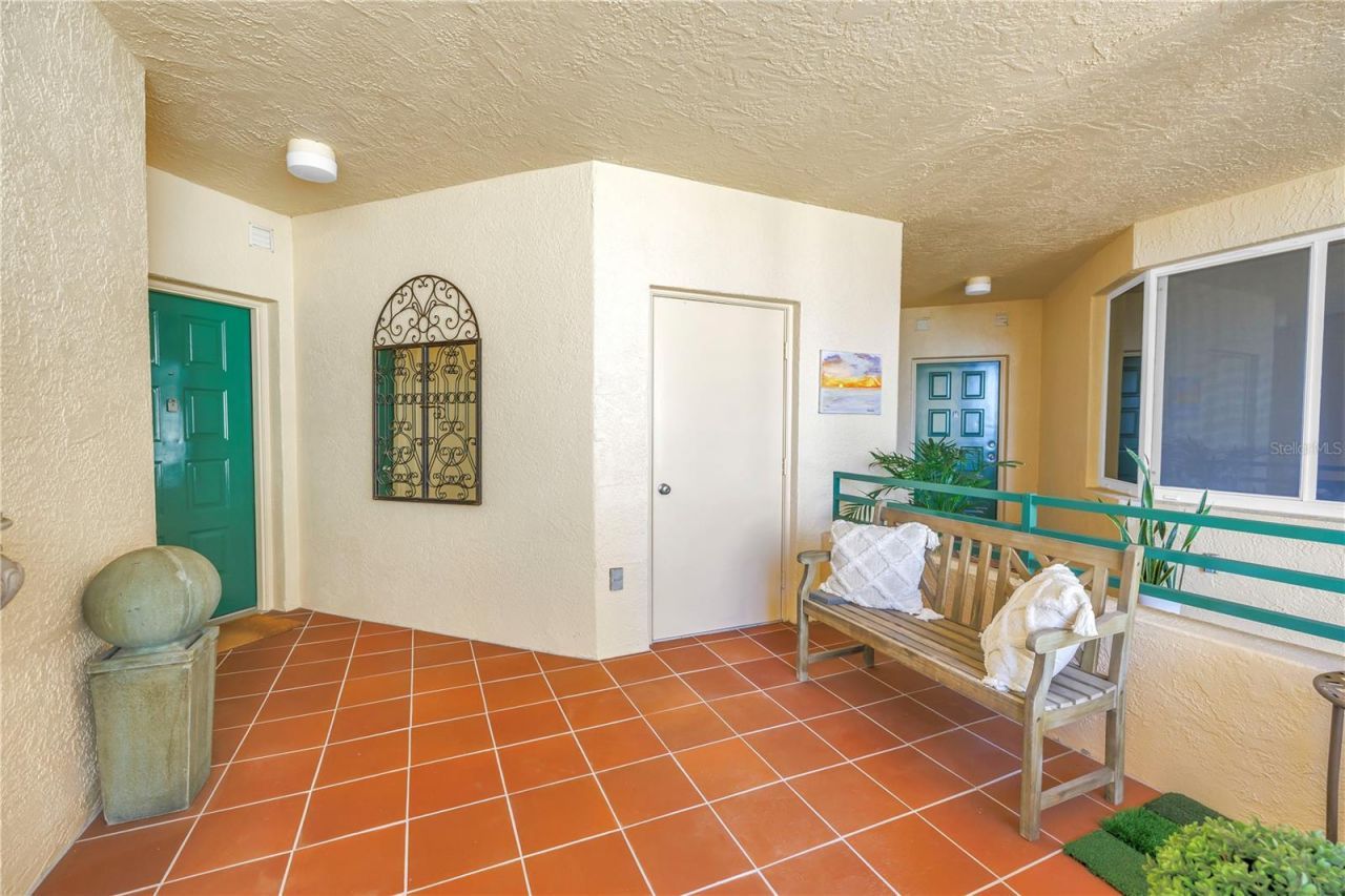 4737 Dolphin Cay Lane S, Unit 401, Saint Petersburg, FL 33711 Photo