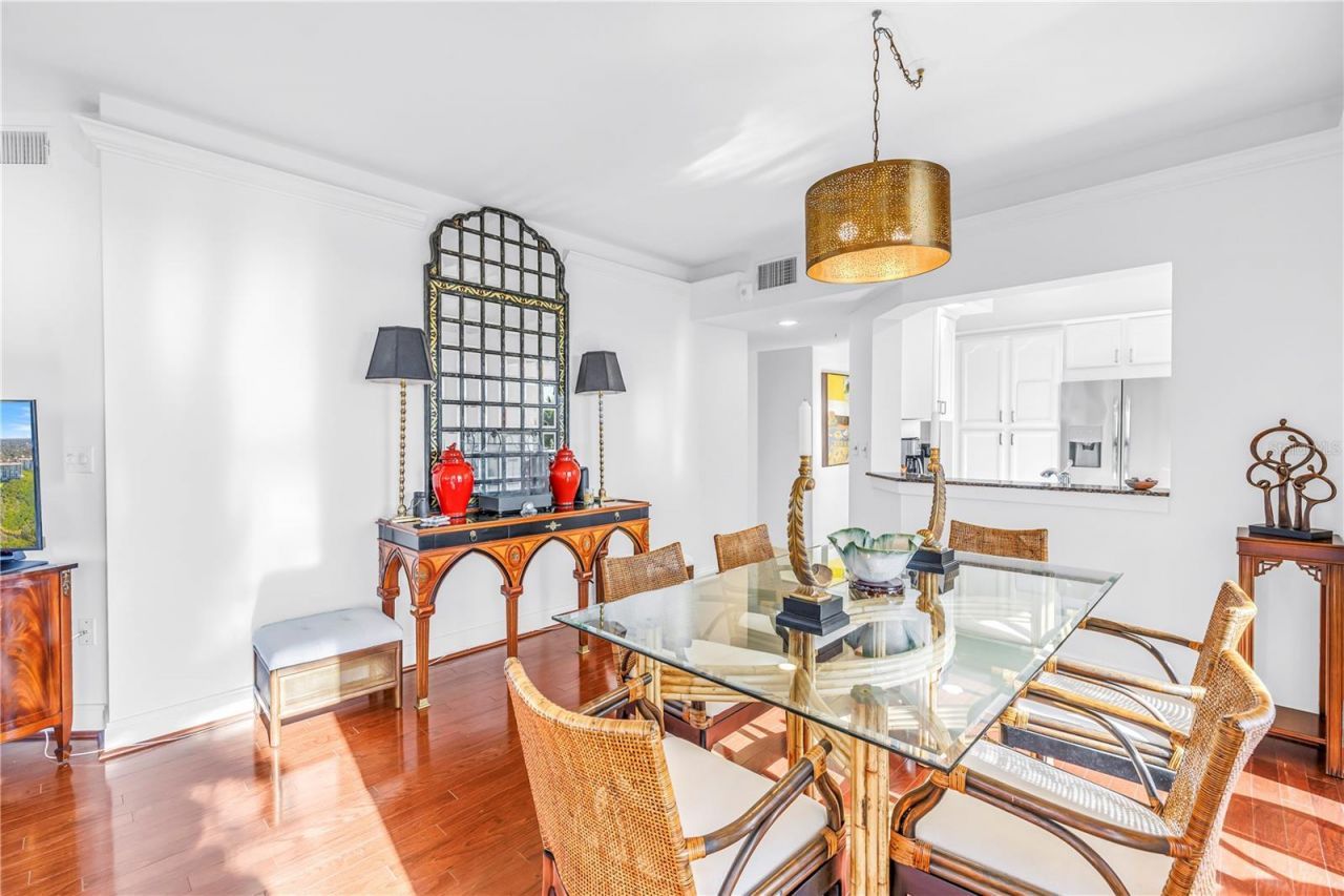 4737 Dolphin Cay Lane S, Unit 401, Saint Petersburg, FL 33711 Photo